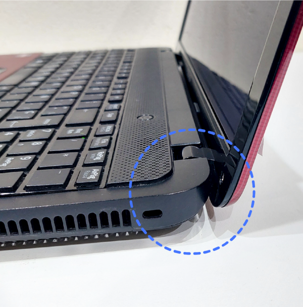 Proceso de reparación de bisagras de laptop